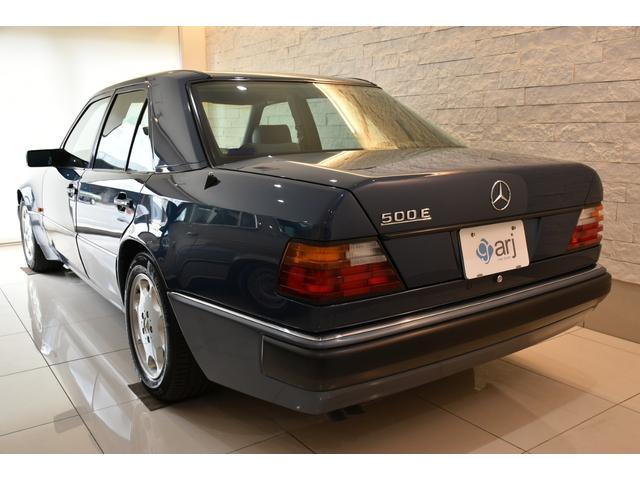 ミディアムクラス 500E 92年式!ブッシュ全数交換済み!禁煙車!記録簿!ブルーレザー!(2枚目)