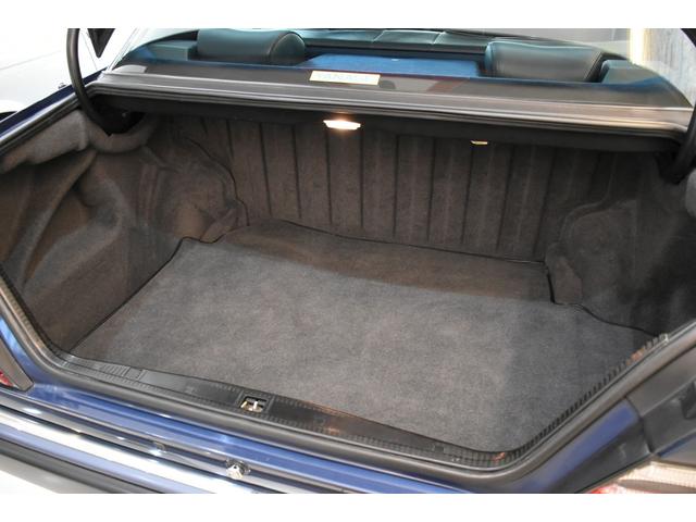 ミディアムクラス 500E 92年式!ブッシュ全数交換済み!禁煙車!記録簿!ブルーレザー!(8枚目)