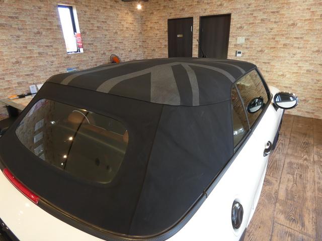 ＭＩＮＩ ジョンクーパーワークス　コンバーチブル　弊社買取車　後期　８速ＡＴ　Ｙｏｕｒｓブラックソフトトップ　茶革　ナビ　Ｂカメラ　ＰＴＳ　ＡＣＣ　ＨＵＤ　シートヒーター　ＬＥＤライト　ＲＥＭＵＳマフラー　ジョンクーパーワークス専用１７ＡＷ（58枚目）