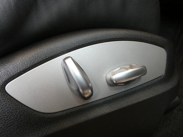 マカン マカンＧＴＳ　ＧＴＳ　パノラマＳＲ　スポエグ　ＧＴＳインテリア　黒半革　Ｅ／Ｄ　ＰＣＭナビ　Ｂカメラ　クルコン　８ＷＡＹパワーシート　ヒーター　ＬＫＡ　３ゾーンＡＣ　キセノン　ＲＳスパイダー２０ＡＷ（55枚目）