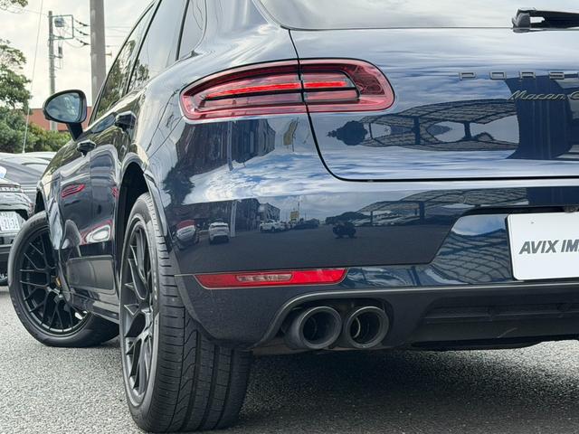 マカン マカンGTS スポーツクロノPKG スポーツエグゾースト エアサス パノラマSR GTSインテリア LEDヘッドライト 黒半革 PCMナビ Bカメラ パワーシート シートヒーター LKA 3ゾーンAC 20AW(7枚目)