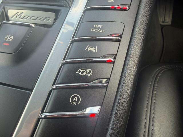 マカン マカンGTS スポーツクロノPKG スポーツエグゾースト エアサス パノラマSR GTSインテリア LEDヘッドライト 黒半革 PCMナビ Bカメラ パワーシート シートヒーター LKA 3ゾーンAC 20AW(14枚目)