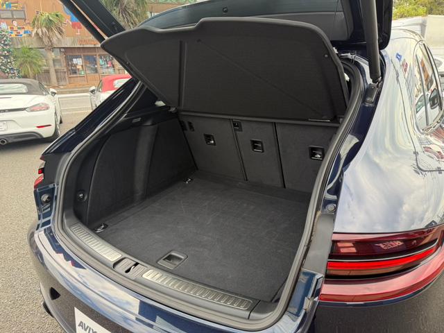 マカン マカンGTS スポーツクロノPKG スポーツエグゾースト エアサス パノラマSR GTSインテリア LEDヘッドライト 黒半革 PCMナビ Bカメラ パワーシート シートヒーター LKA 3ゾーンAC 20AW(19枚目)