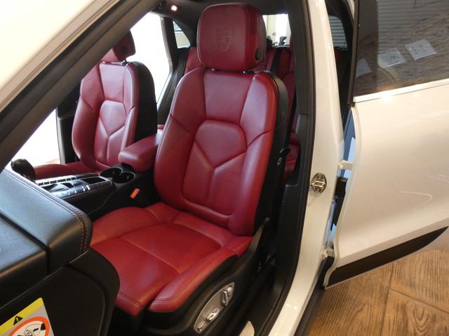 マカン マカンS S パノラマSR 赤革 パノラマSR E/D PCMナビ Bカメラ クルコン パワーシート ヒーター LKA キセノン 20AW(46枚目)