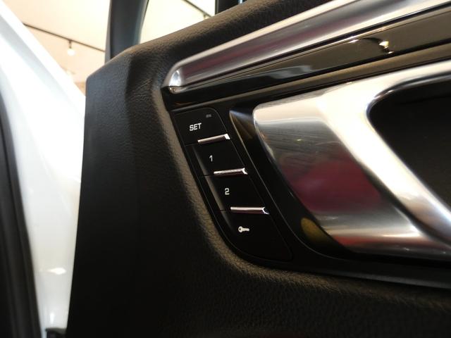 マカン マカンS S パノラマSR 赤革 パノラマSR E/D PCMナビ Bカメラ クルコン パワーシート ヒーター LKA キセノン 20AW(53枚目)