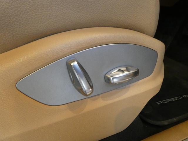 マカン マカンS ベージュ半革 PCMナビ AppleCarPlay対応 Bカメラ PAS クルコン パワーシート シートヒーター キセノンH パワーテールゲート ターボ19AW(16枚目)