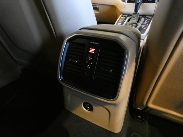 マカン マカンS ベージュ半革 PCMナビ AppleCarPlay対応 Bカメラ PAS クルコン パワーシート シートヒーター キセノンH パワーテールゲート ターボ19AW(17枚目)