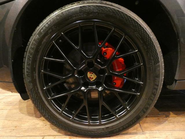 マカン マカンＧＴＳ　後期　スポーツクロノＰＫＧ　スポエグ　パノラマＳＲ　黒半革　ＰＣＭナビ　Ｂカメラ　ＡＣＣ　ＢＯＳＥ　Ｅ／Ｄ　パワーシート　ヒーター　パワートランク　ＰＤＬＳ付ＬＥＤライト　ＲＳスパイダー２０ＡＷ（37枚目）