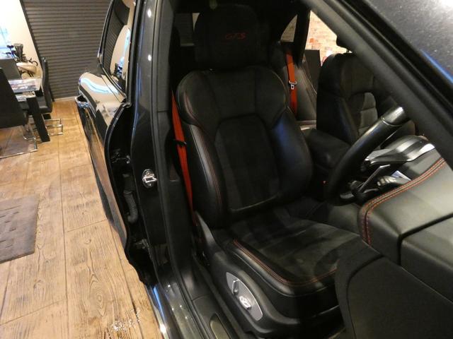 マカン マカンＧＴＳ　後期　スポーツクロノＰＫＧ　スポエグ　パノラマＳＲ　黒半革　ＰＣＭナビ　Ｂカメラ　ＡＣＣ　ＢＯＳＥ　Ｅ／Ｄ　パワーシート　ヒーター　パワートランク　ＰＤＬＳ付ＬＥＤライト　ＲＳスパイダー２０ＡＷ（43枚目）