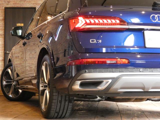 Ｑ７ ５５ＴＦＳＩクワトロ　Ｓライン　後期　１オナ　禁煙　７人乗　プレミアムＰＫＧ　オールホイールステア　ＰＳＲ　ＨＤマトリクスＬＥＤ　黒革　ナビ　ＴＶ　全周カメラ　ＡＣＣ　　前後ソナー　Ｂ＆Ｏ　Ｄインナーミラー　パワートランク　２１ＡＷ（7枚目）