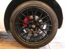 マカンＧＴＳ　ＧＴＳ　パノラマＳＲ　スポエグ　ＧＴＳインテリア　黒半革　Ｅ／Ｄ　ＰＣＭナビ　Ｂカメラ　クルコン　８ＷＡＹパワーシート　ヒーター　ＬＫＡ　３ゾーンＡＣ　キセノン　ＲＳスパイダー２０ＡＷ（40枚目）