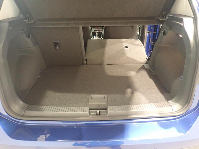 Ｔ－クロス ＴＳＩ　１ｓｔ　ＥＴＣ車載器　オートクルーズコントロール　ナビ　スマートキ－　横滑り防止装置　メモリーナビ　パワーステアリング　記録簿　アルミホイール　エアコン　ＡＢＳ　キーレスアクセス　盗難防止システム　エアバッグ（34枚目）