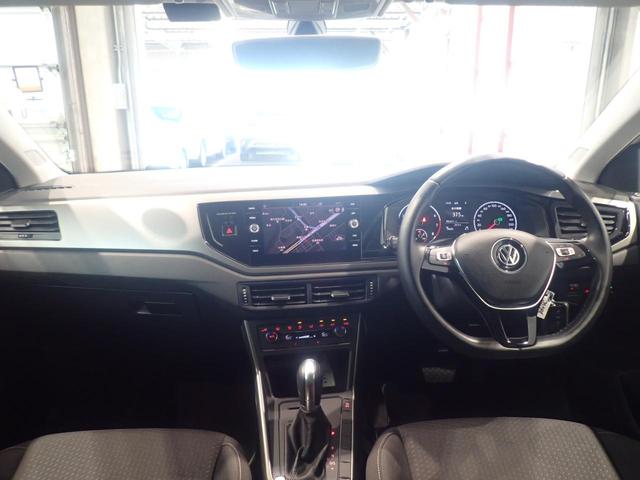 ポロ TSIコンフォートライン Rカメラ BTオーディオ 盗難防止装置 アイドリングSTOP メモリーナビ 電動格納ミラー ABS キーレスエントリー サイドエアバッグ ETC2.0 ターボ 記録簿 オートエアコン AW エアバッグ(8枚目)