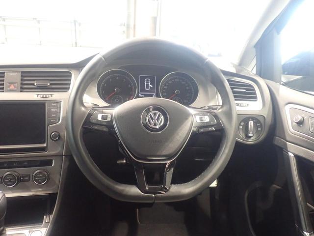 ゴルフ TSIコンフォートラインブルーモーションテクノロジー スマートエントリー アクティブクルーズコントロール 地デジ 記録簿 オートエアコン ABS エアバック パワーウィンドウ アルミ ESC ナビTV ETC2.0 盗難防止 メモリーナビ キーレスキー(9枚目)