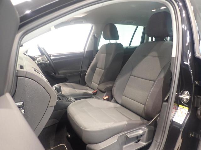 やや硬めの、ゆったりと座れるシートで、ロングドライブも快適です！！