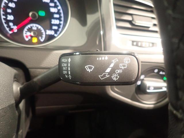 レインセンサーで雨を検知して自動でワイパーを作動させるオートワイパー機能付き！