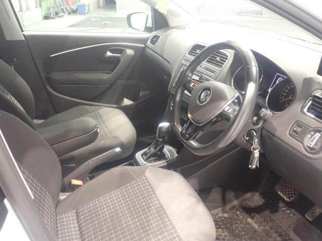 運転に最適な姿勢を無理なく維持シートに求められる安全性を考えたシートです。