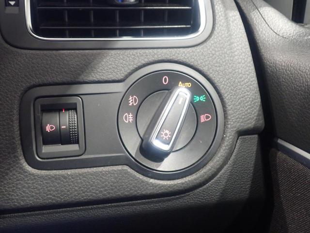 オートライト付！トンネルが連続している高速道路などＯＮＯＦＦしなくても大丈夫なのでとっても便利です。