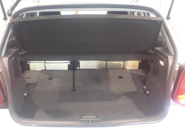 リヤシートを倒せば長さのあるお荷物も楽々！！