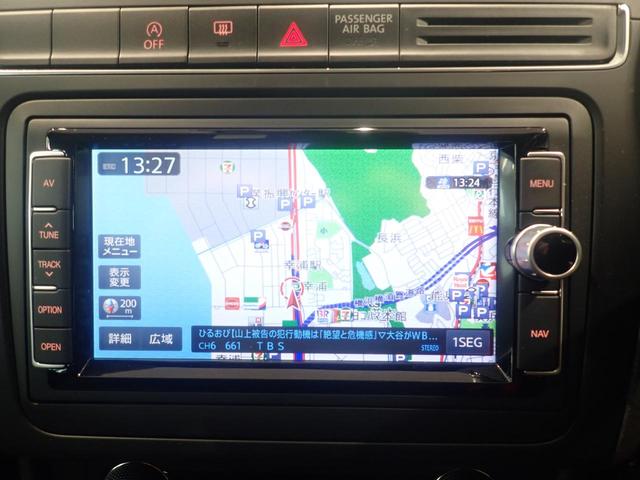純正ナビです！純正ならではのピッタリと収まった感じが、より一層スタイリッシュな雰囲気を演出してくれます。