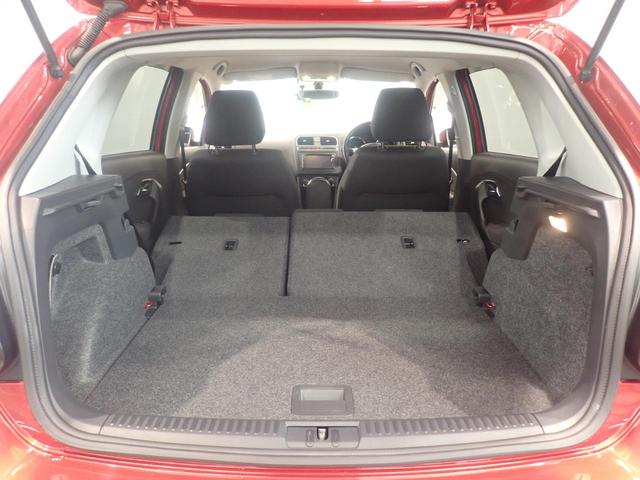 可動式アンダーボード付きラゲッジルーム。使い方はお客様次第です。