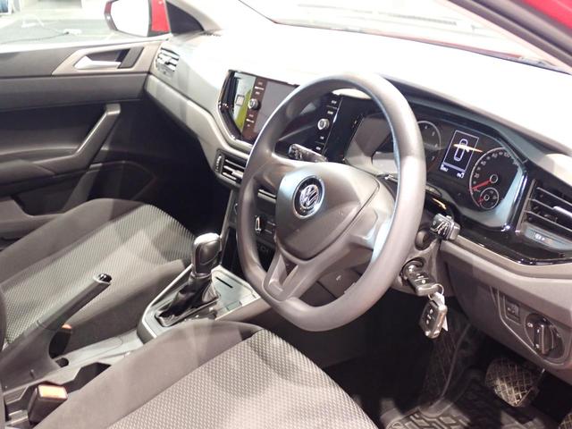 ポロ TSIトレンドライン キーレスエントリー 記録簿 ESC オートエアコン ABS パワーステアリング クルーズコントロール 盗難防止システム カーテンエアバック(12枚目)