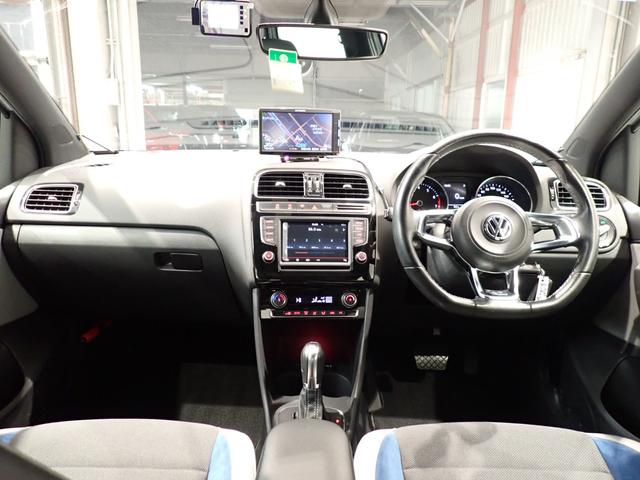 ��������܂Ƃ܂������̂���C���p�l�B�e����X�C�b�`�Ȃǂ��g���₷���ʒu�ɔz�u����Ă��܂���B