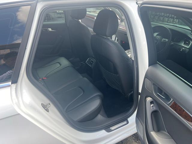 A4アバント 2.0TFSIクワトロ SEパッケージ 4WD 2013年モデル ワンオーナー	バックカメラ ナビ フルセグ ETC 本革シート フロア7AT 過給器設定モデル 車検整備付き(10枚目)