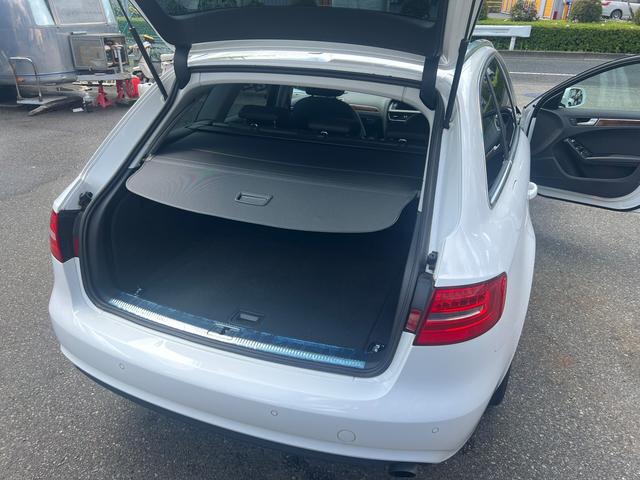 A4アバント 2.0TFSIクワトロ SEパッケージ 4WD 2013年モデル ワンオーナー	バックカメラ ナビ フルセグ ETC 本革シート フロア7AT 過給器設定モデル 車検整備付き(14枚目)