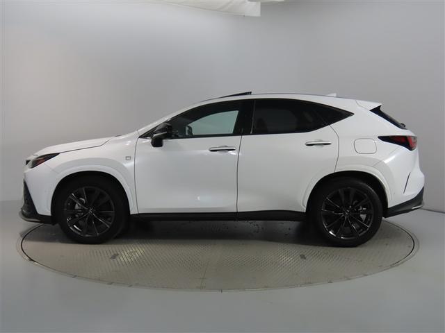 ＮＸ ＮＸ３５０ｈ　Ｆスポーツ　２０インチアルミホイール　ＩＴＳ　Ｃｏｎｎｅｃｔ　デジタルキー　三眼フルＬＥＤヘッドランプ　パノラミックビューモニター　別体型ディスクプレイヤー　デジタルインナーミラー　おくだけ充電　ムーンルーフ（4枚目）