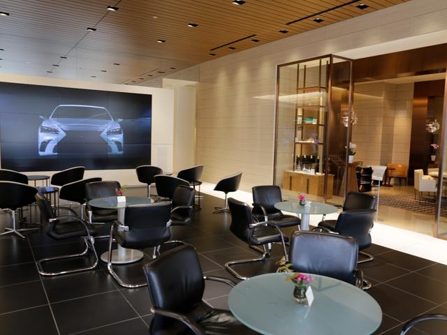 ＮＸ ＮＸ３５０ｈ　Ｆスポーツ　２０インチアルミホイール　ＩＴＳ　Ｃｏｎｎｅｃｔ　デジタルキー　三眼フルＬＥＤヘッドランプ　パノラミックビューモニター　別体型ディスクプレイヤー　デジタルインナーミラー　おくだけ充電　ムーンルーフ（35枚目）