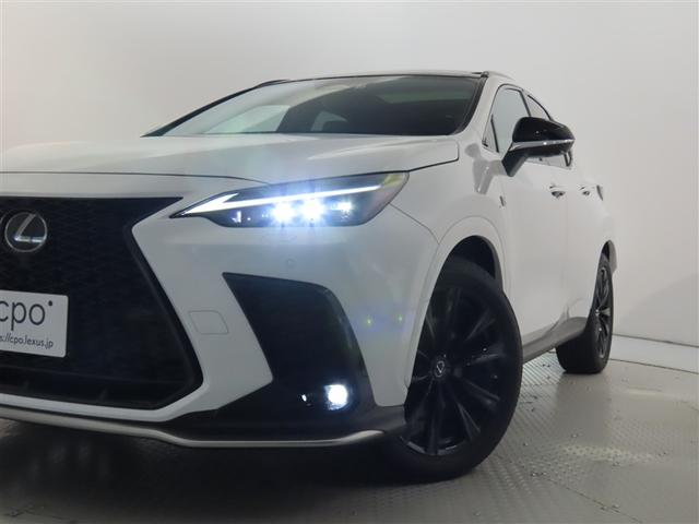 ＮＸ ＮＸ３５０ｈ　Ｆスポーツ　２０インチアルミホイール　パーキングサポートブレーキ　カラーヘッドアップディスプレイ　三眼フルＬＥＤヘッドランプ　アダプティブハイビームシステム　パノラミックビューモニター　パノラマルーフ（19枚目）