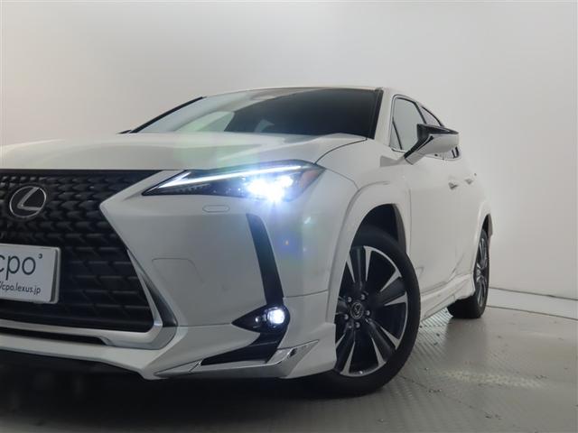 ＵＸ ＵＸ３００ｈ　バージョンＬ　１８インチ　ランフラットタイヤ＆アルミホイール　三眼フルＬＥＤヘッドランプ　ハンズフリーパワーバックドア　ドライブレコーダー　ＬＥＤフロントターンシグナルランプ　ＬＥＤコーナリングランプ（19枚目）