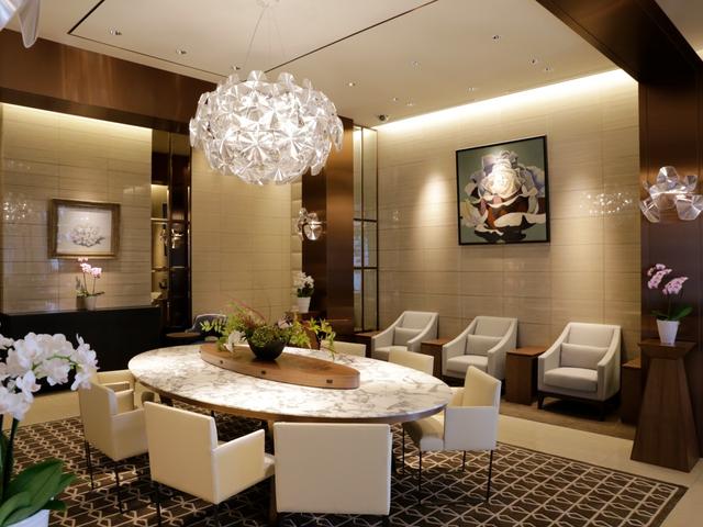 ＵＸ ＵＸ３００ｈ　バージョンＬ　１８インチ　ランフラットタイヤ＆アルミホイール　三眼フルＬＥＤヘッドランプ　ハンズフリーパワーバックドア　ドライブレコーダー　ＬＥＤフロントターンシグナルランプ　ＬＥＤコーナリングランプ（35枚目）