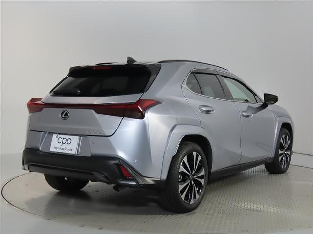 ＵＸ ＵＸ２５０ｈ　Ｆスポーツエモーショナルエクスプローラ　１８インチアルミホイール　ルーフレール　ハンズフリーパワーバックドア　ヘッドアップディスプレイ　ブラインドスポットモニター　パノラミックビューモニター　レーダークルーズコントロール（全車速追従機能付）（3枚目）