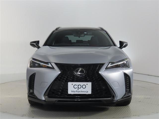 ＵＸ ＵＸ２５０ｈ　Ｆスポーツエモーショナルエクスプローラ　１８インチアルミホイール　ルーフレール　ハンズフリーパワーバックドア　ヘッドアップディスプレイ　ブラインドスポットモニター　パノラミックビューモニター　レーダークルーズコントロール（全車速追従機能付）（6枚目）