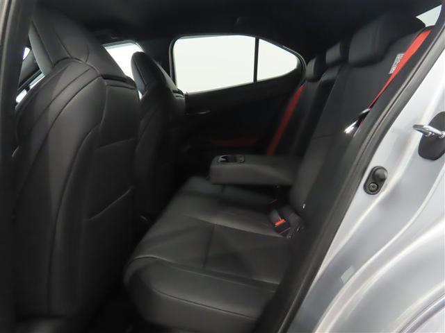 ＵＸ ＵＸ２５０ｈ　Ｆスポーツエモーショナルエクスプローラ　１８インチアルミホイール　ルーフレール　ハンズフリーパワーバックドア　ヘッドアップディスプレイ　ブラインドスポットモニター　パノラミックビューモニター　レーダークルーズコントロール（全車速追従機能付）（11枚目）