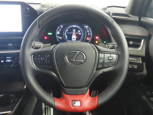 ＵＸ ＵＸ２５０ｈ　Ｆスポーツエモーショナルエクスプローラ　１８インチアルミホイール　ルーフレール　ハンズフリーパワーバックドア　ヘッドアップディスプレイ　ブラインドスポットモニター　パノラミックビューモニター　レーダークルーズコントロール（全車速追従機能付）（14枚目）