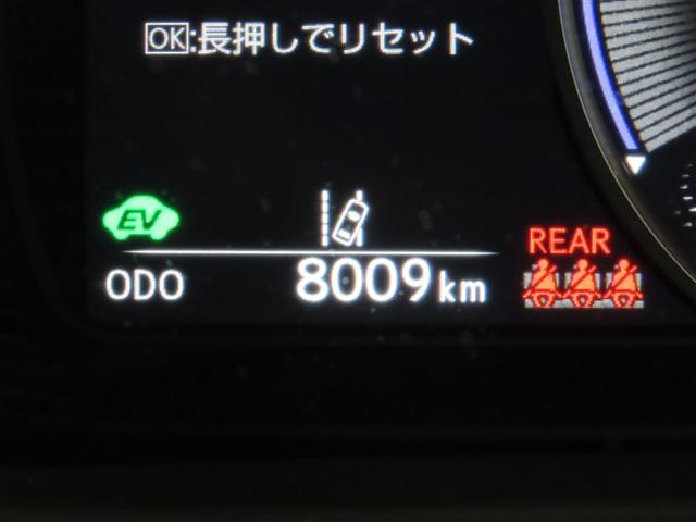 ＵＸ ＵＸ２５０ｈ　バージョンＬ　１８インチアルミホイール　ハンズフリーパワーバックドア　三眼フルＬＥＤヘッドランプ　パーキングサポートブレーキ　ブラインドスポットモニター　プリクラッシュセーフティシステム（ミリ波レーダー方式）（12枚目）