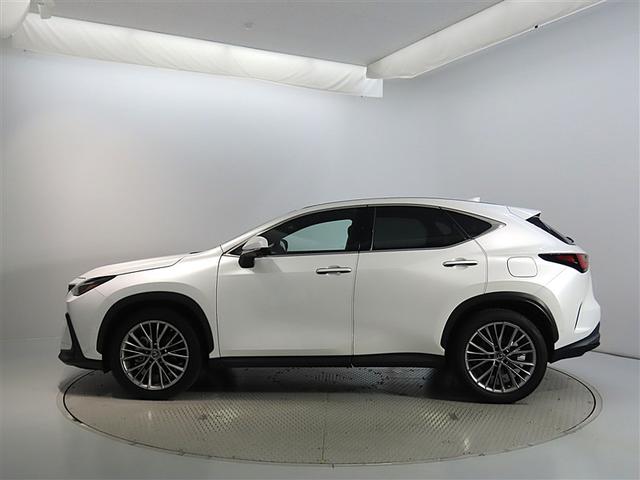 ＮＸ ＮＸ３５０ｈ　バージョンＬ　２０インチアルミホイール　Ａｄｖａｎｃｅｄ　Ｐａｒｋ　パーキングサポートブレーキ　ＩＴＳ　Ｃｏｎｎｅｃｔ　カラーヘッドアップディスプレイ　三眼フルＬＥＤヘッドランプ　アダプティブハイビームシステム（4枚目）