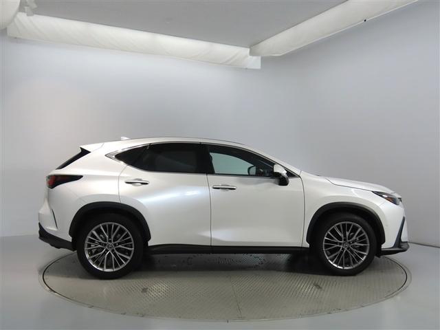 ＮＸ ＮＸ３５０ｈ　バージョンＬ　２０インチアルミホイール　Ａｄｖａｎｃｅｄ　Ｐａｒｋ　パーキングサポートブレーキ　ＩＴＳ　Ｃｏｎｎｅｃｔ　カラーヘッドアップディスプレイ　三眼フルＬＥＤヘッドランプ　アダプティブハイビームシステム（5枚目）