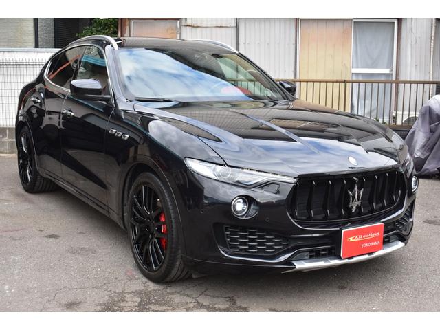 レヴァンテ S 禁煙車 スポーツPKG 純正アンテオ21AW レッドレザーインテリア 左右パワーシート 前後シートヒーター キックセンサー harman/kardon カーボンパネルインテリア パノラマサンルーフ(3枚目)