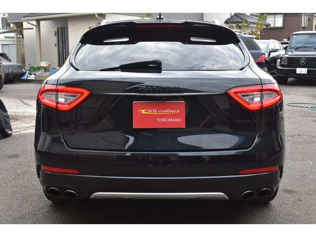 レヴァンテ S 禁煙車 スポーツPKG 純正アンテオ21AW レッドレザーインテリア 左右パワーシート 前後シートヒーター キックセンサー harman/kardon カーボンパネルインテリア パノラマサンルーフ(7枚目)