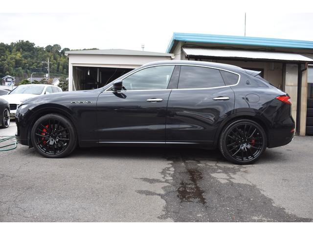 レヴァンテ S 禁煙車 スポーツPKG 純正アンテオ21AW レッドレザーインテリア 左右パワーシート 前後シートヒーター キックセンサー harman/kardon カーボンパネルインテリア パノラマサンルーフ(8枚目)