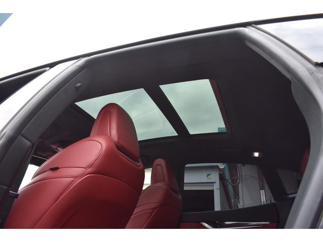 レヴァンテ S 禁煙車 スポーツPKG 純正アンテオ21AW レッドレザーインテリア 左右パワーシート 前後シートヒーター キックセンサー harman/kardon カーボンパネルインテリア パノラマサンルーフ(19枚目)