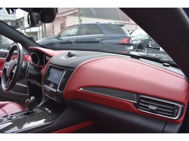 レヴァンテ S 禁煙車 スポーツPKG 純正アンテオ21AW レッドレザーインテリア 左右パワーシート 前後シートヒーター キックセンサー harman/kardon カーボンパネルインテリア パノラマサンルーフ(22枚目)