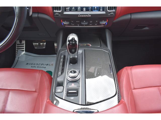 レヴァンテ S 禁煙車 スポーツPKG 純正アンテオ21AW レッドレザーインテリア 左右パワーシート 前後シートヒーター キックセンサー harman/kardon カーボンパネルインテリア パノラマサンルーフ(24枚目)