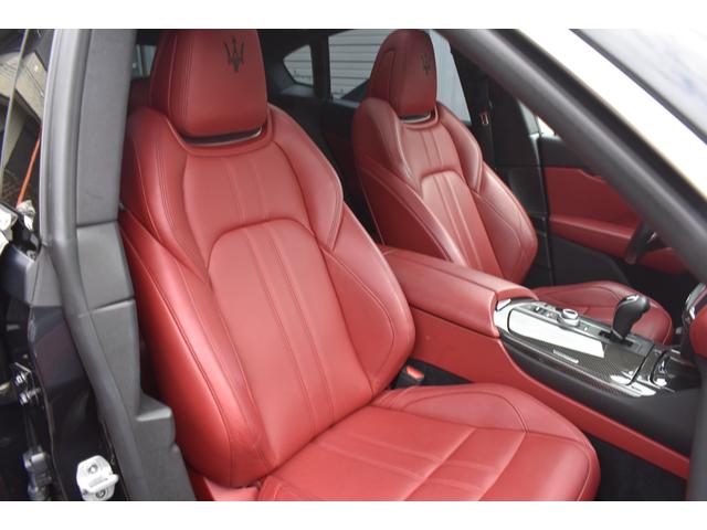 レヴァンテ S 禁煙車 スポーツPKG 純正アンテオ21AW レッドレザーインテリア 左右パワーシート 前後シートヒーター キックセンサー harman/kardon カーボンパネルインテリア パノラマサンルーフ(37枚目)