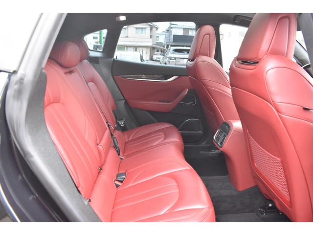 レヴァンテ S 禁煙車 スポーツPKG 純正アンテオ21AW レッドレザーインテリア 左右パワーシート 前後シートヒーター キックセンサー harman/kardon カーボンパネルインテリア パノラマサンルーフ(39枚目)