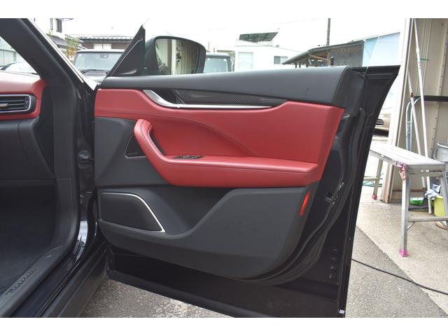 レヴァンテ S 禁煙車 スポーツPKG 純正アンテオ21AW レッドレザーインテリア 左右パワーシート 前後シートヒーター キックセンサー harman/kardon カーボンパネルインテリア パノラマサンルーフ(42枚目)